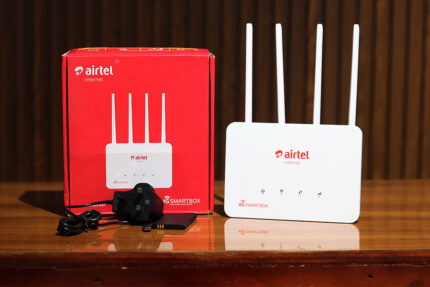 AIRTEL Universal Broadband 4G Router + Backup Battery – White